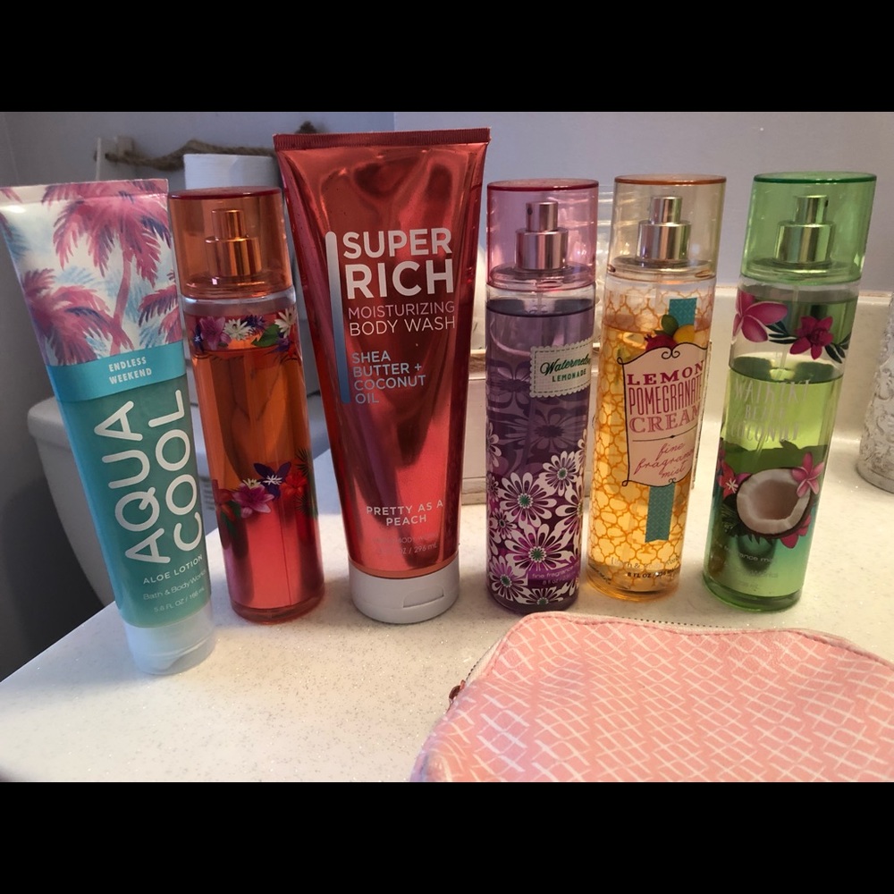Bath and body works bundle free make up bag